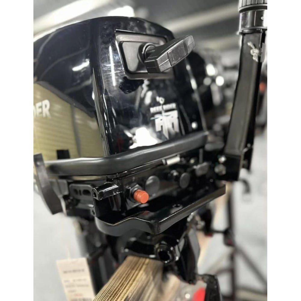 2х-тактный лодочный мотор REEF RIDER RR9.9FHS Pro Б/У