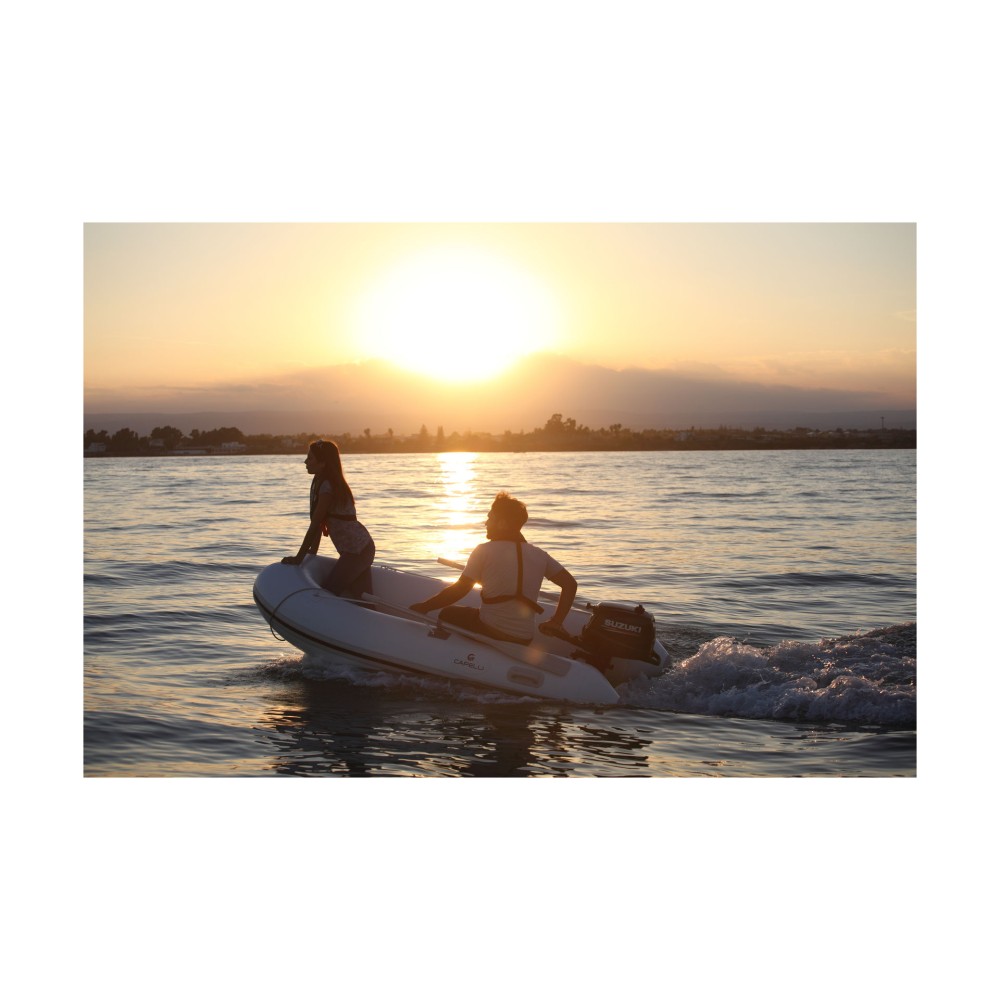 4х-тактный лодочный мотор SUZUKI DF6AS. белый