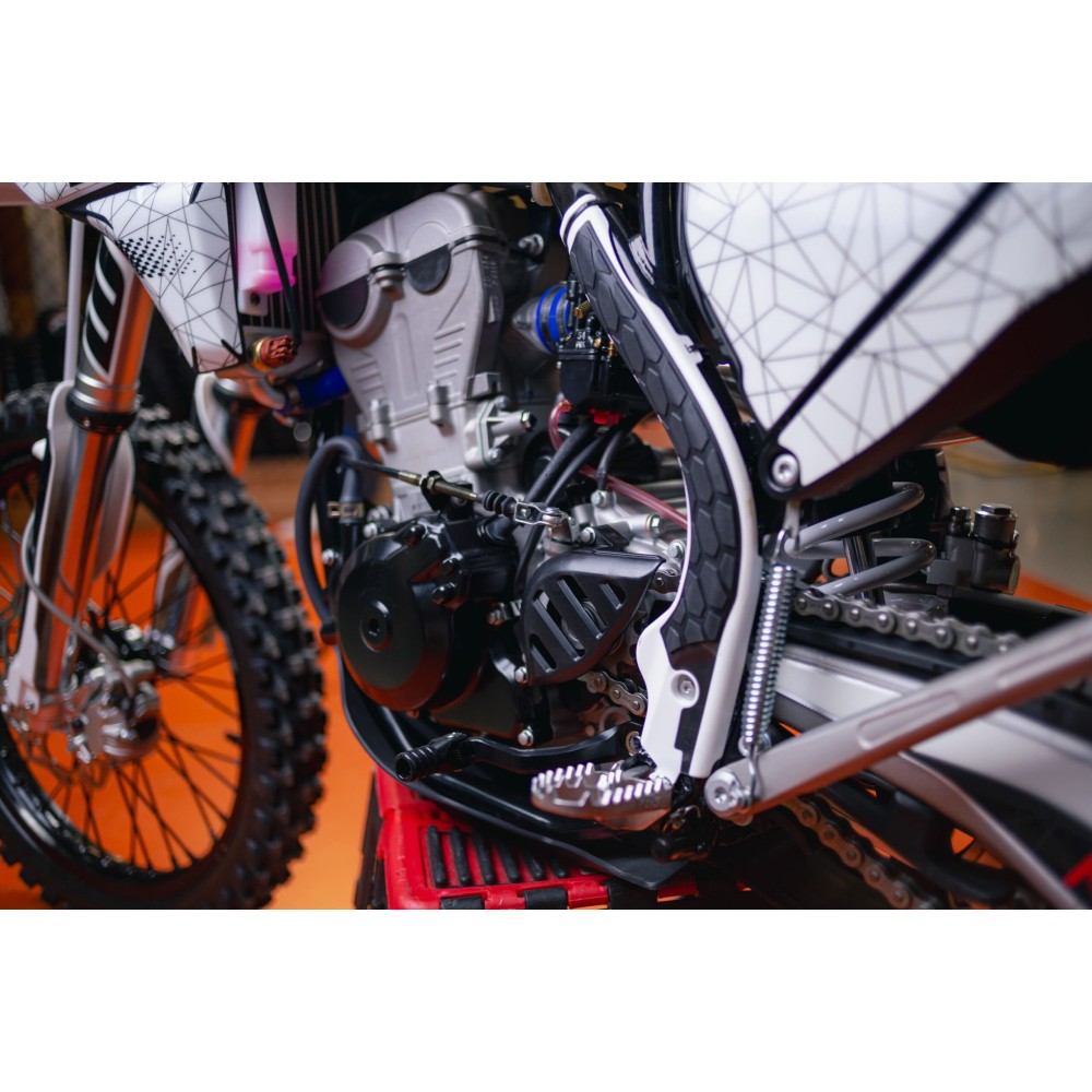 Мотоцикл кроссовый эндуро KEWS K16 NC 300 (182 MN)