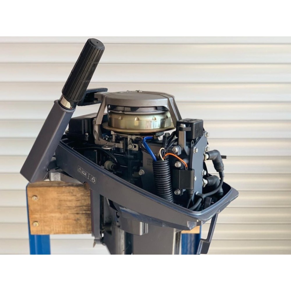 2х-тактный лодочный мотор YAMAHA E8DMHS Б/У