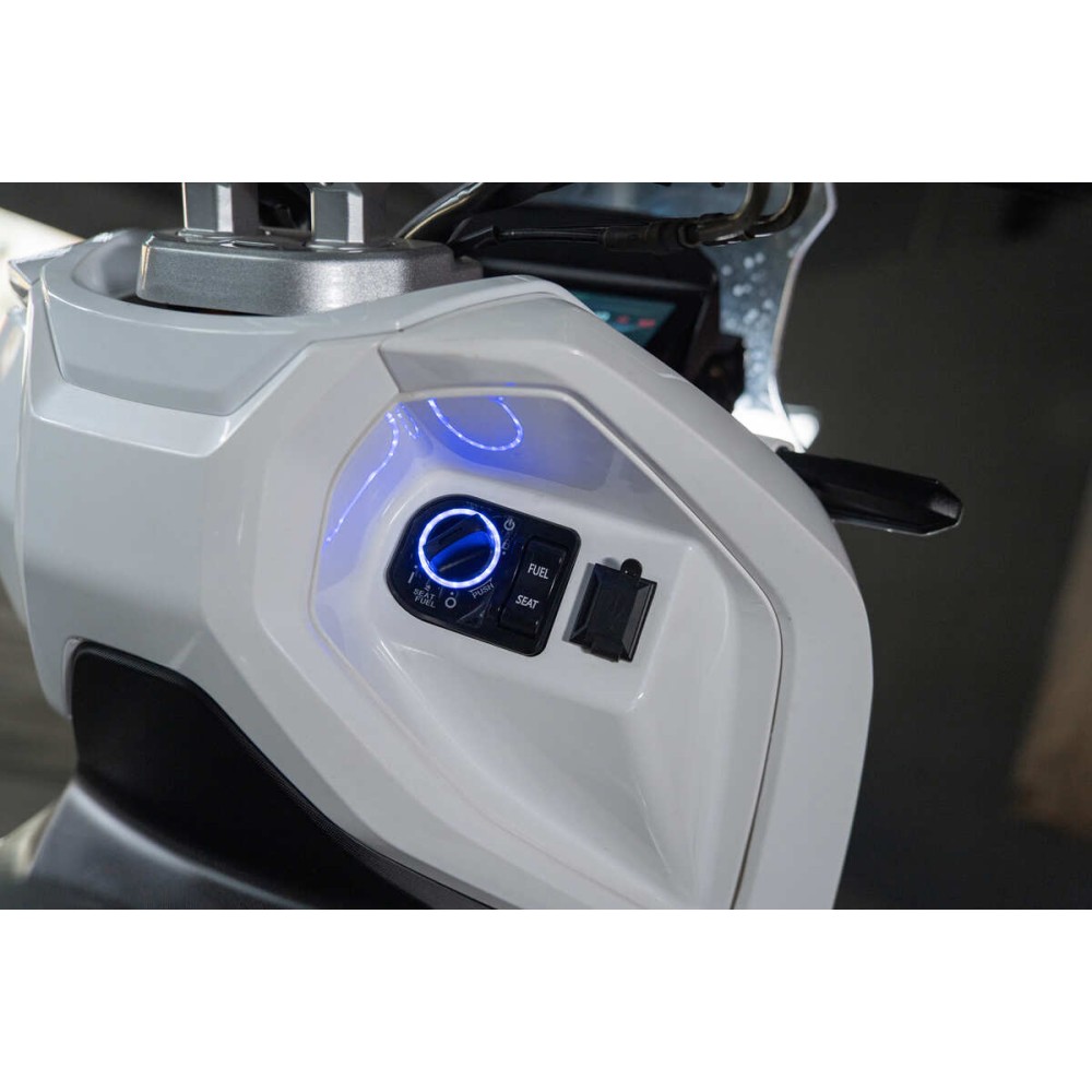 Мотоцикл SHARMAX MaxiScooter D Editions 200 (2024)