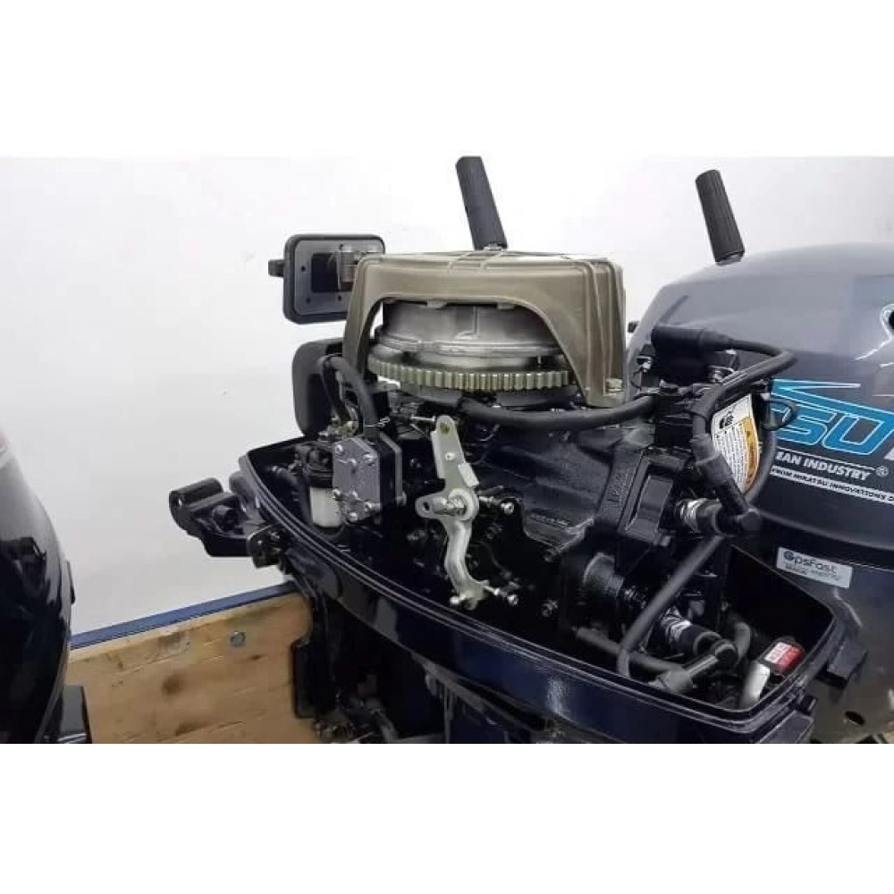 2х-тактный лодочный мотор NISSAN MARINE NM 30 H EPS Б/У