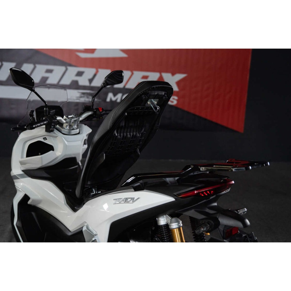 Мотоцикл SHARMAX MaxiScooter D Editions 200 (2024)