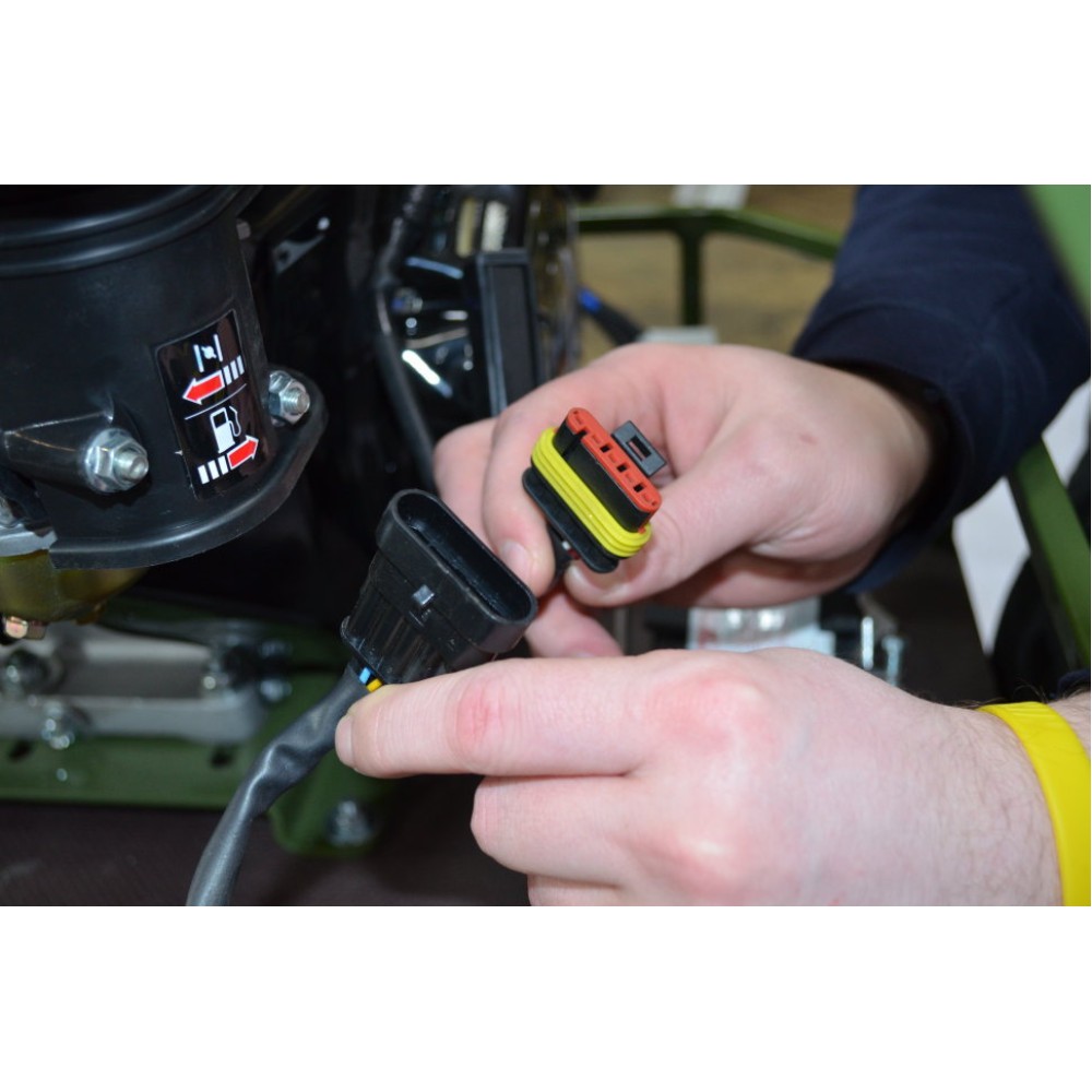 Мотобуксировщик KOIRA T15 ER PRO электростартер, реверс редуктор - задний ход