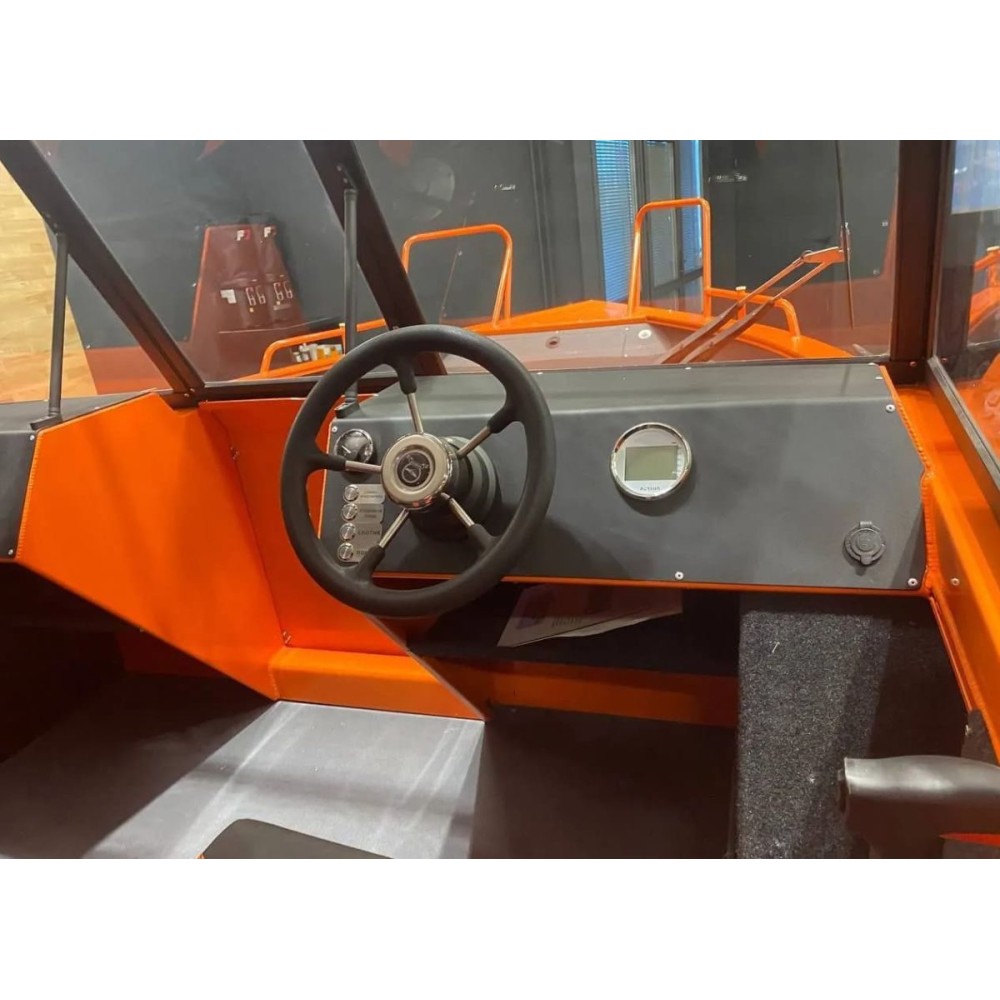 Катер-лодка алюминиевая ТРИЕРА 540 Боурайдер Комфорт Б/У